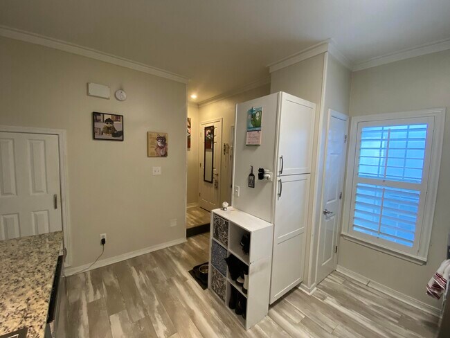 Building Photo - 2723 Bay Club Dr