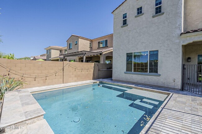 Building Photo - 3310 E Los Gatos Dr