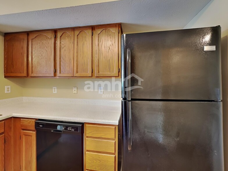 Building Photo - 11933 Titania Cir