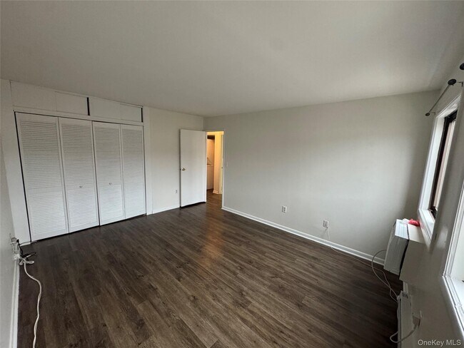 Building Photo - 33 Scarborough Ln