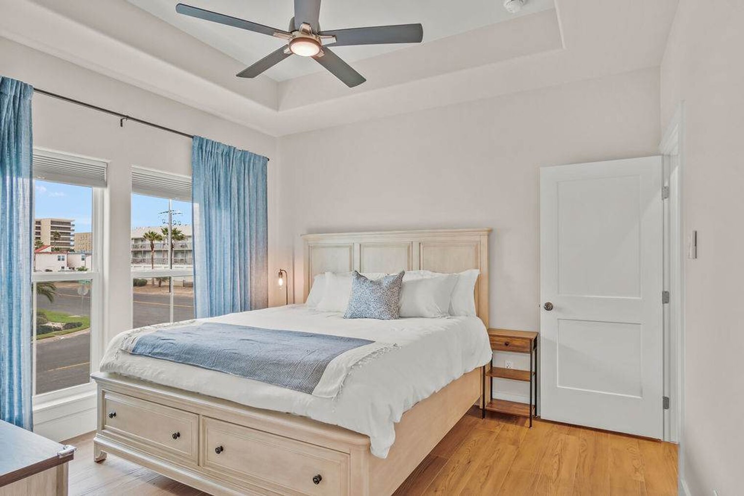 Building Photo - 14943 Leeward Dr