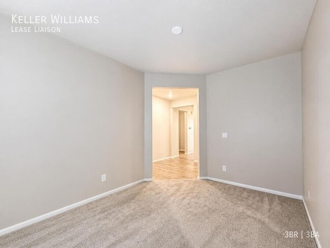 Building Photo - 915 Alpine Aven