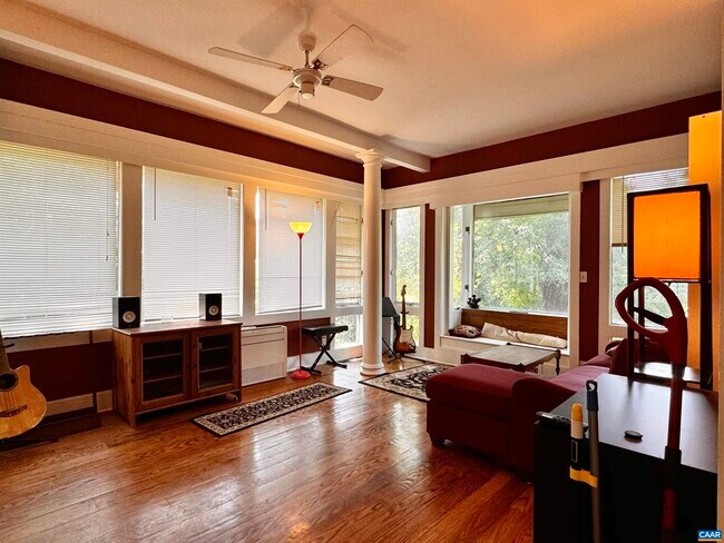 Building Photo - 29 University Cir