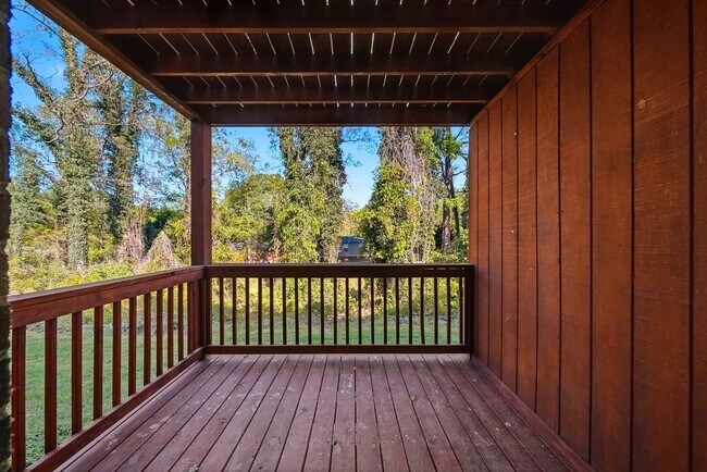 Building Photo - Renovated 1 Bed 1 Bath Condo in Prime Location!