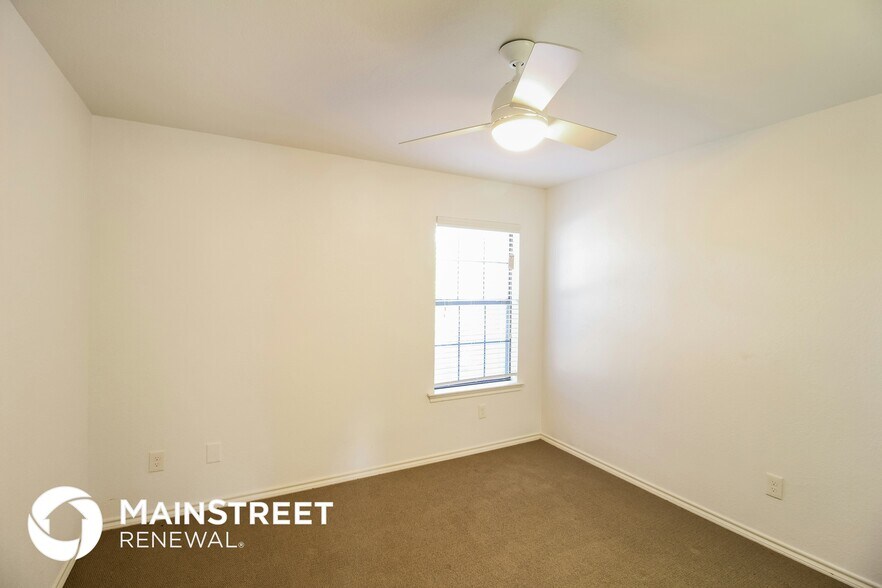 Building Photo - 10 Crooked Creek Ct