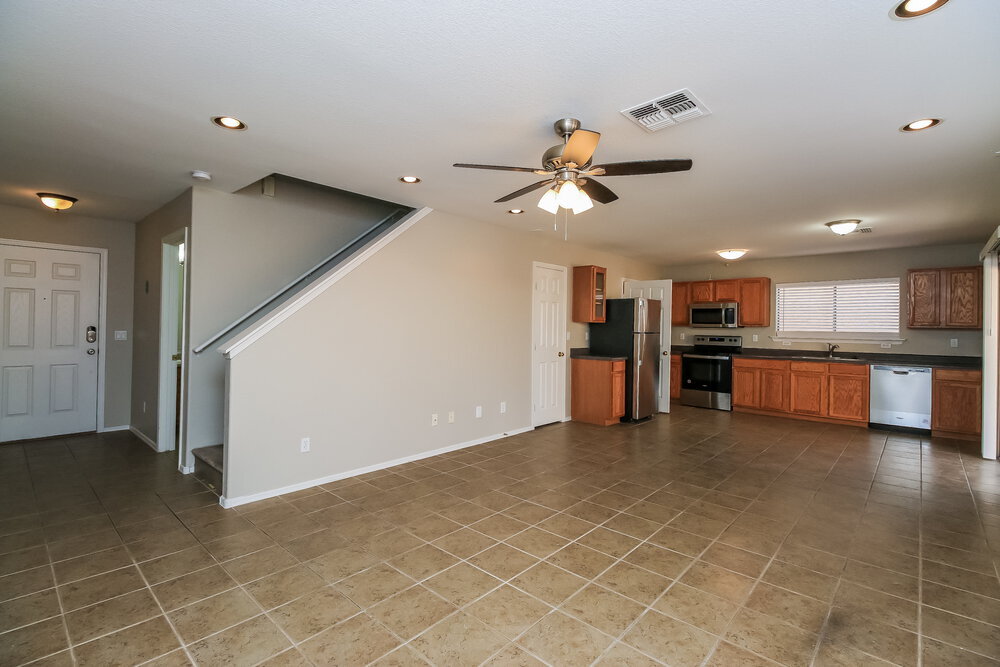 Building Photo - 3277 S Chaparral Rd