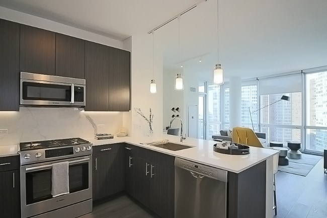 Building Photo - 455 N Park Dr