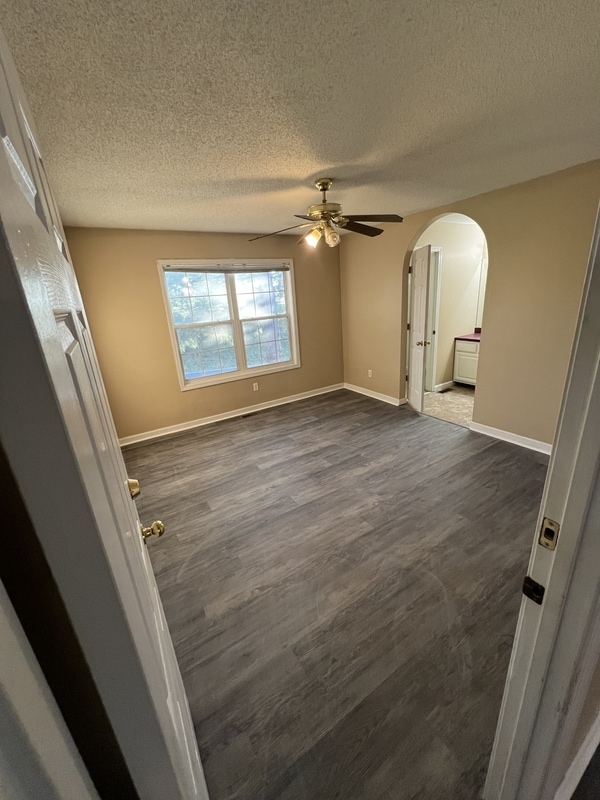 Building Photo - 106 Stone Henge Ln