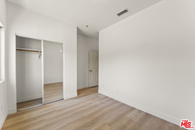 Building Photo - 12375 Osborne Pl