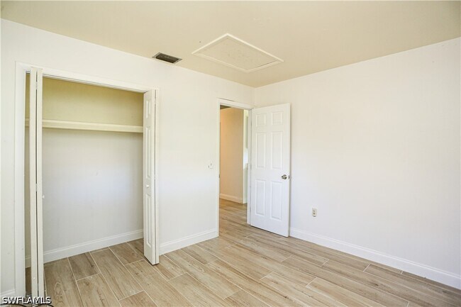 Building Photo - 1095 San Remo Ave