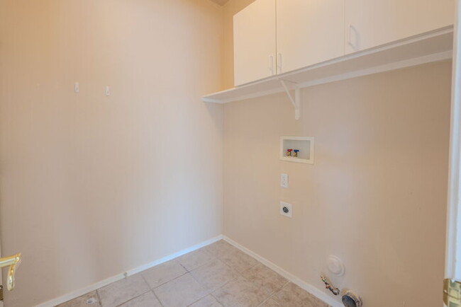 Building Photo - 295 E Placita Nubes De Agua