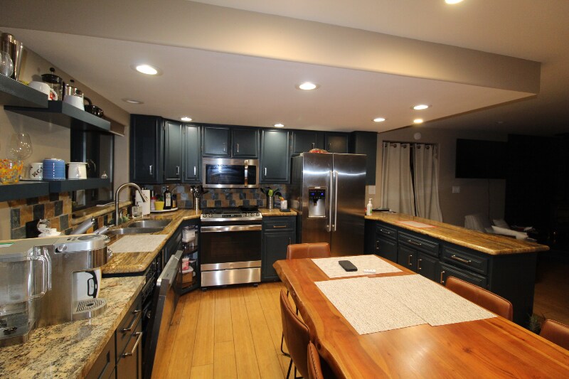 Building Photo - 807 Jeffrey Ct