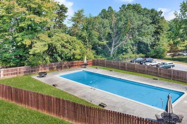 Building Photo - 5260 Crossbow Cir