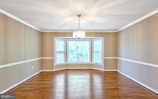 Building Photo - 18414 Garner Ln