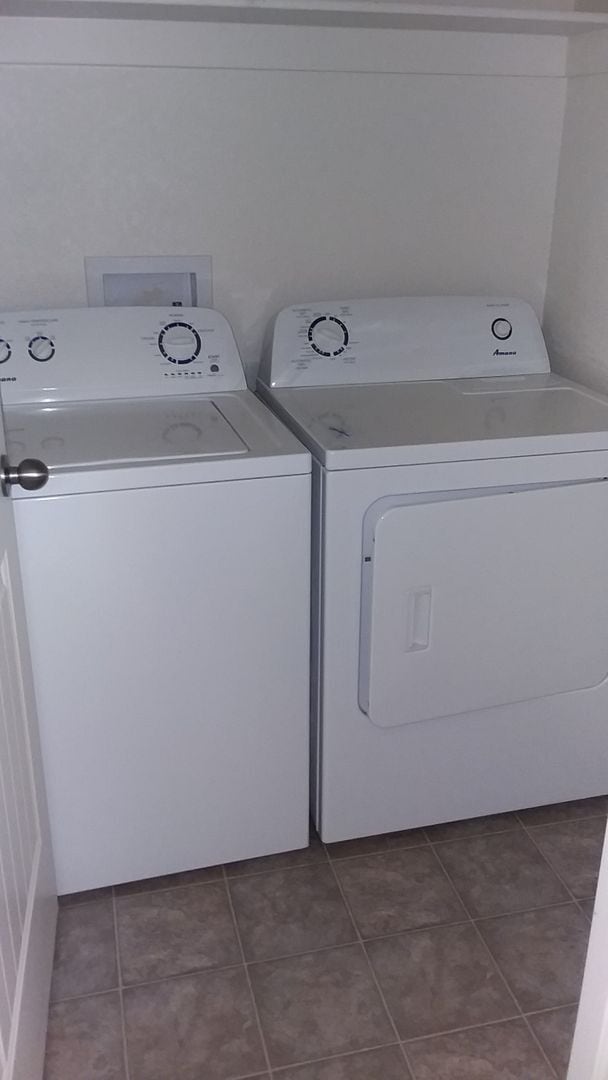 Building Photo - 3 Bedroom 2.5 Bathroom Townhouse in Saddle Ridge!!!