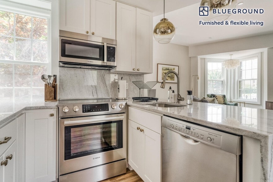 Building Photo - 1455 W Street Northwest-SI FL1-ID841