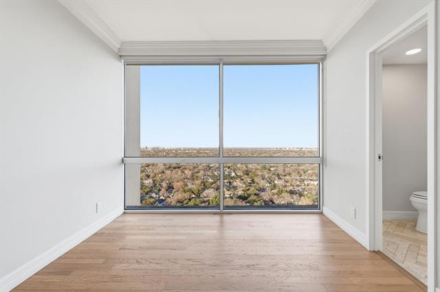 Building Photo - 6211 W Northwest Hwy