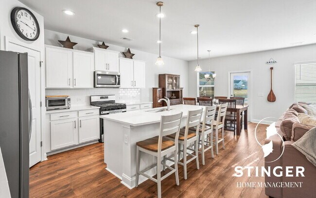 Building Photo - 1174 Danner Dr