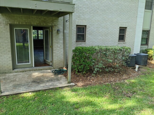 Building Photo - Charming 1 bed 1 bath apartment