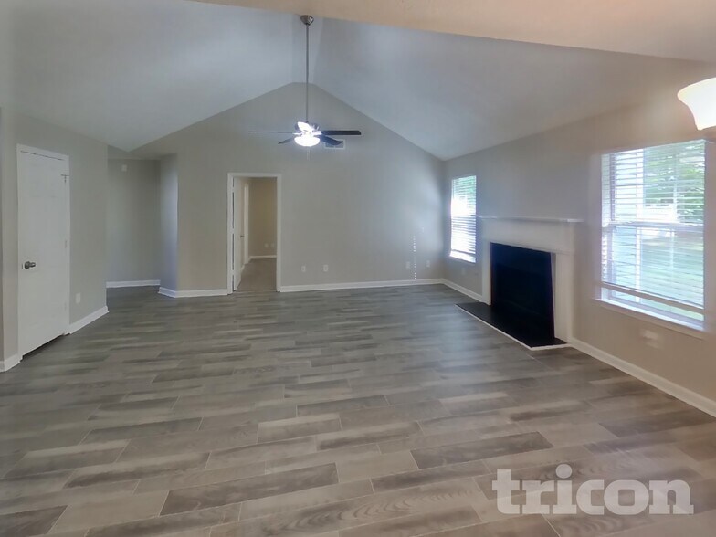 Building Photo - 1411 Pebble Ridge Ln