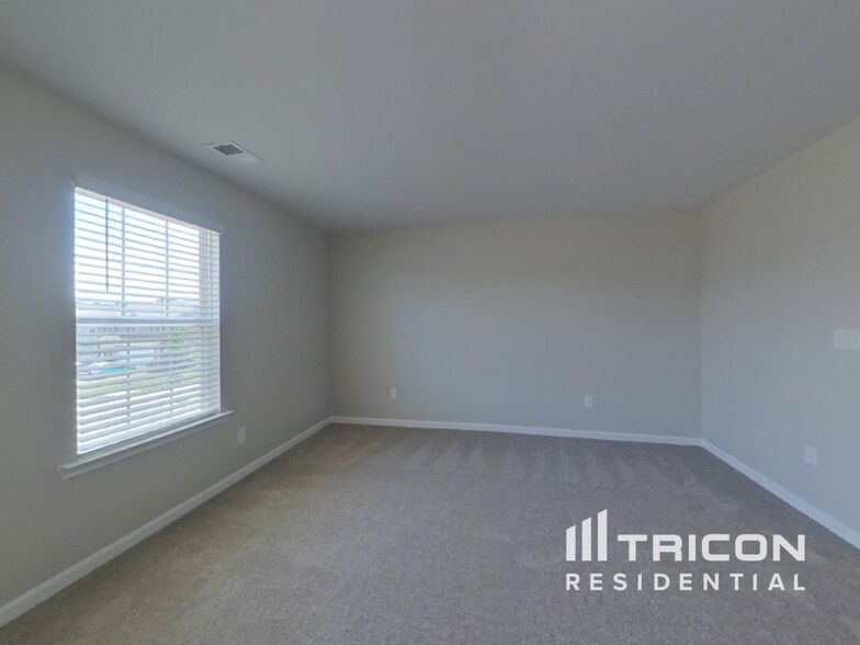 Building Photo - 280 Paulownia Cir