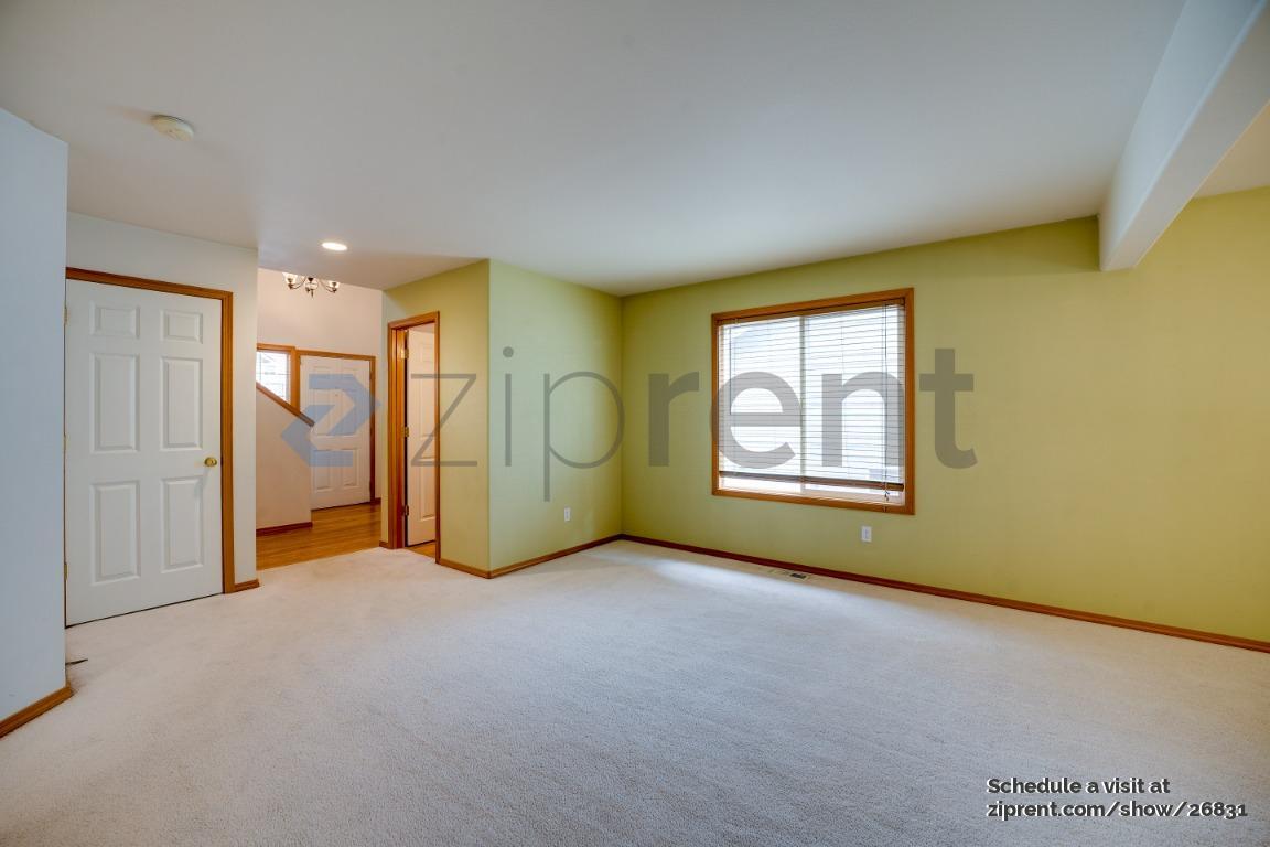 Building Photo - Unit