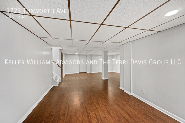 Building Photo - 1723 Tuxworth Ave