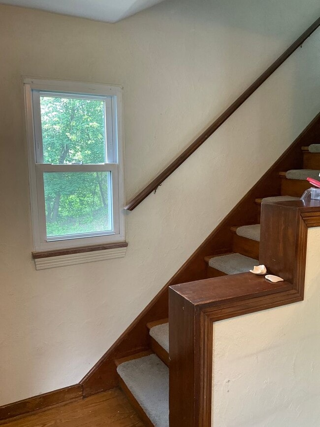 Building Photo - 3 Bedroom - Peaceful Living Just Minutes f...