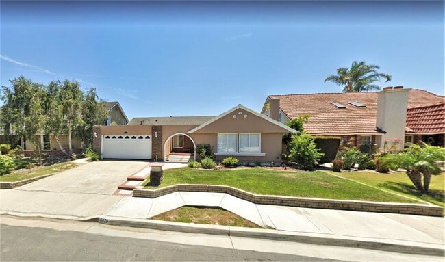 Primary Photo - 4470 Avenida Granada