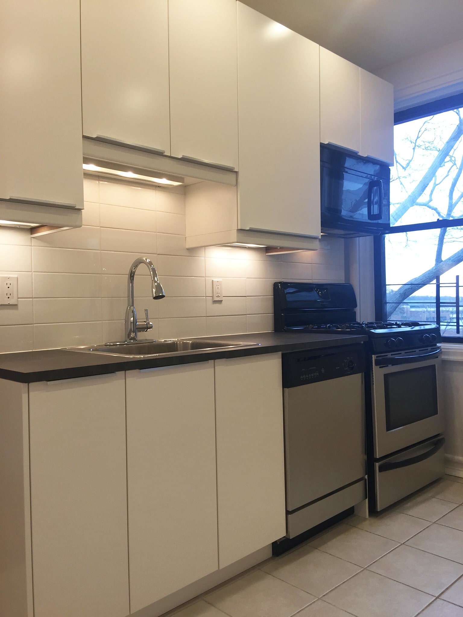 Dishwasher, microwave and stove - 111 Larchmont Acres