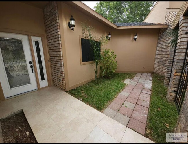 Building Photo - 40 Alvarado Ave