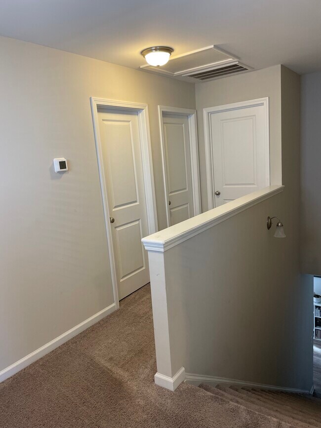 Building Photo - 108 Jersey Ln