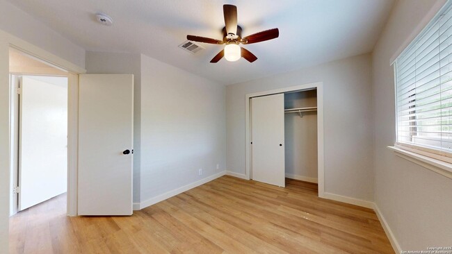 Building Photo - 2211 Muddy Peak Dr