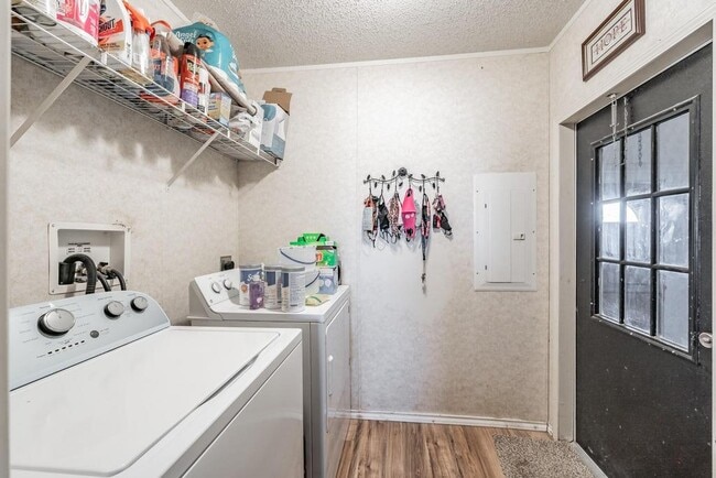 Building Photo - 4055 Victor Blvd