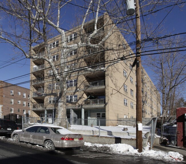 Building Photo - Sycamore Terrace