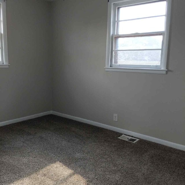 Building Photo - 1709 D Ville Dr