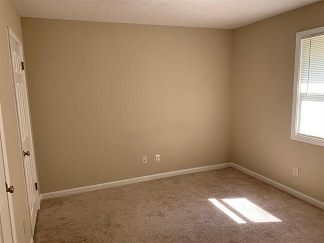 Building Photo - 768 Emerald Forest Cir SW