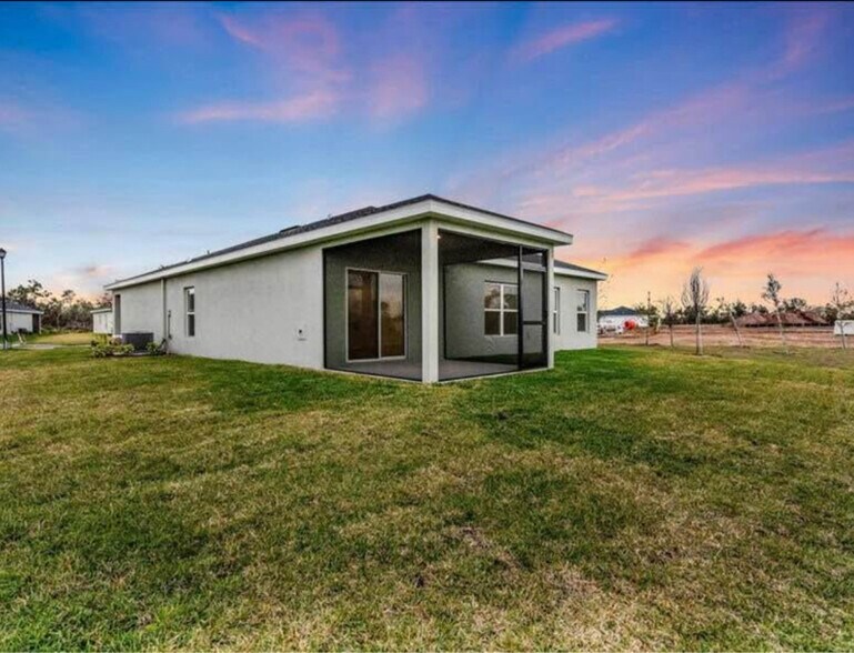 Building Photo - 814 172nd Ct E