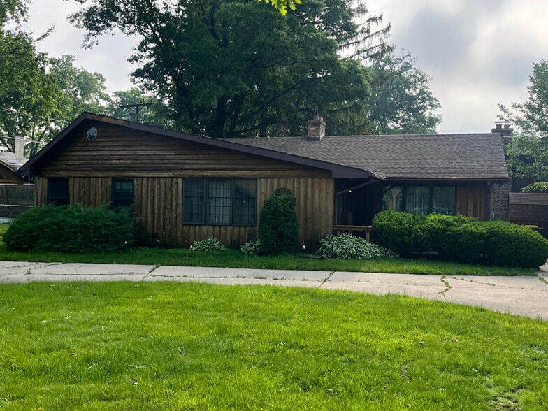Primary Photo - 203 N Wood Dale Rd