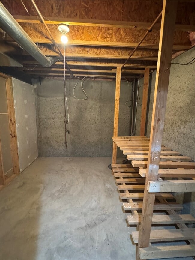Building Photo - 501 Wideman Dr