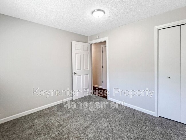 Building Photo - 4101 S Minuteman Way