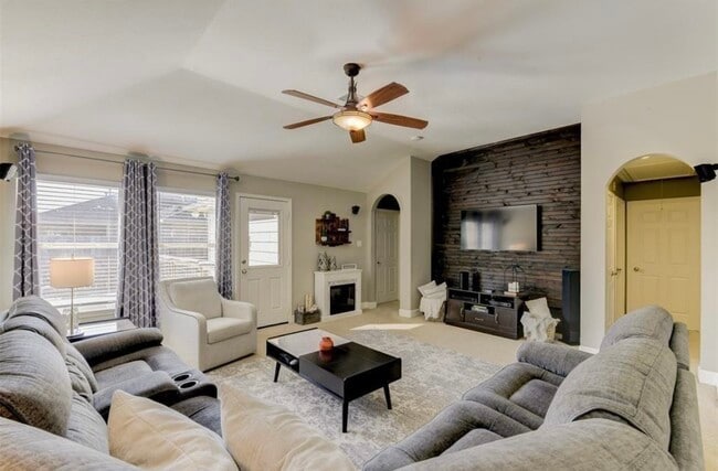 Building Photo - 16707 Promenade Park