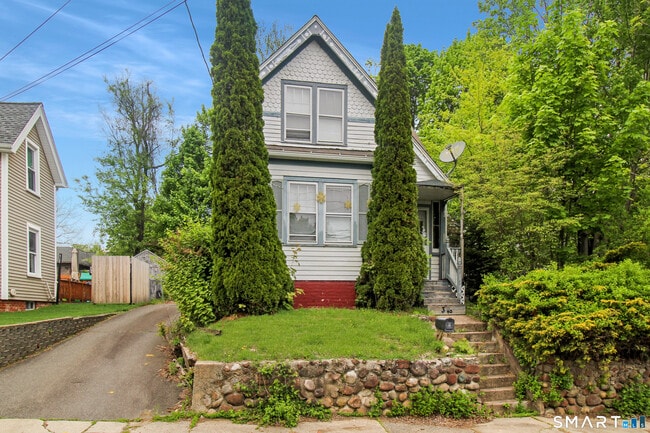 Building Photo - 32 Ingraham Pl