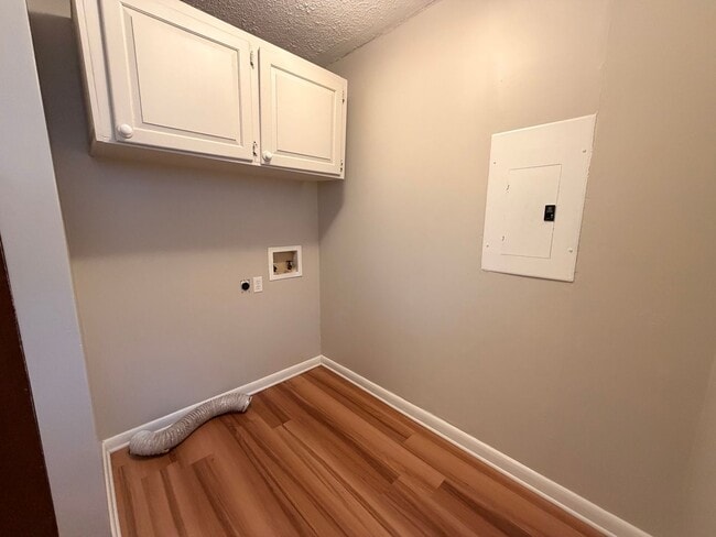 Building Photo - 3 Bed 2 Bath in Hapeville!