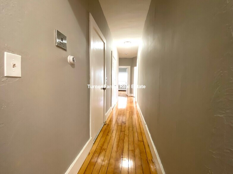 Building Photo - 270 Bowdoin St