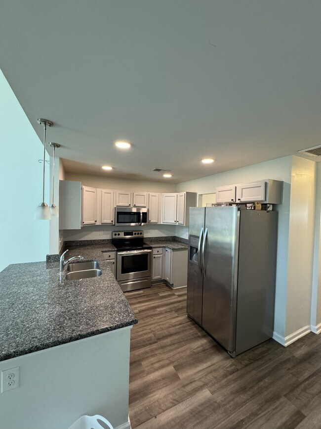 Building Photo - 1032 Tee Shot Dr