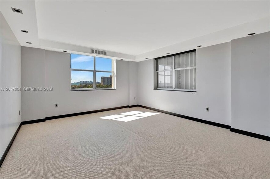 Building Photo - 11111 Biscayne Blvd