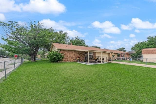 Building Photo - 5801 Redwood Ln