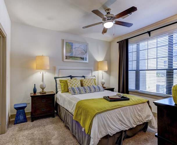 Building Photo - 2511 Greenhouse-320.81