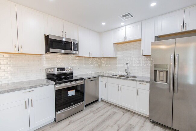 Building Photo - 4644 E Caballero St